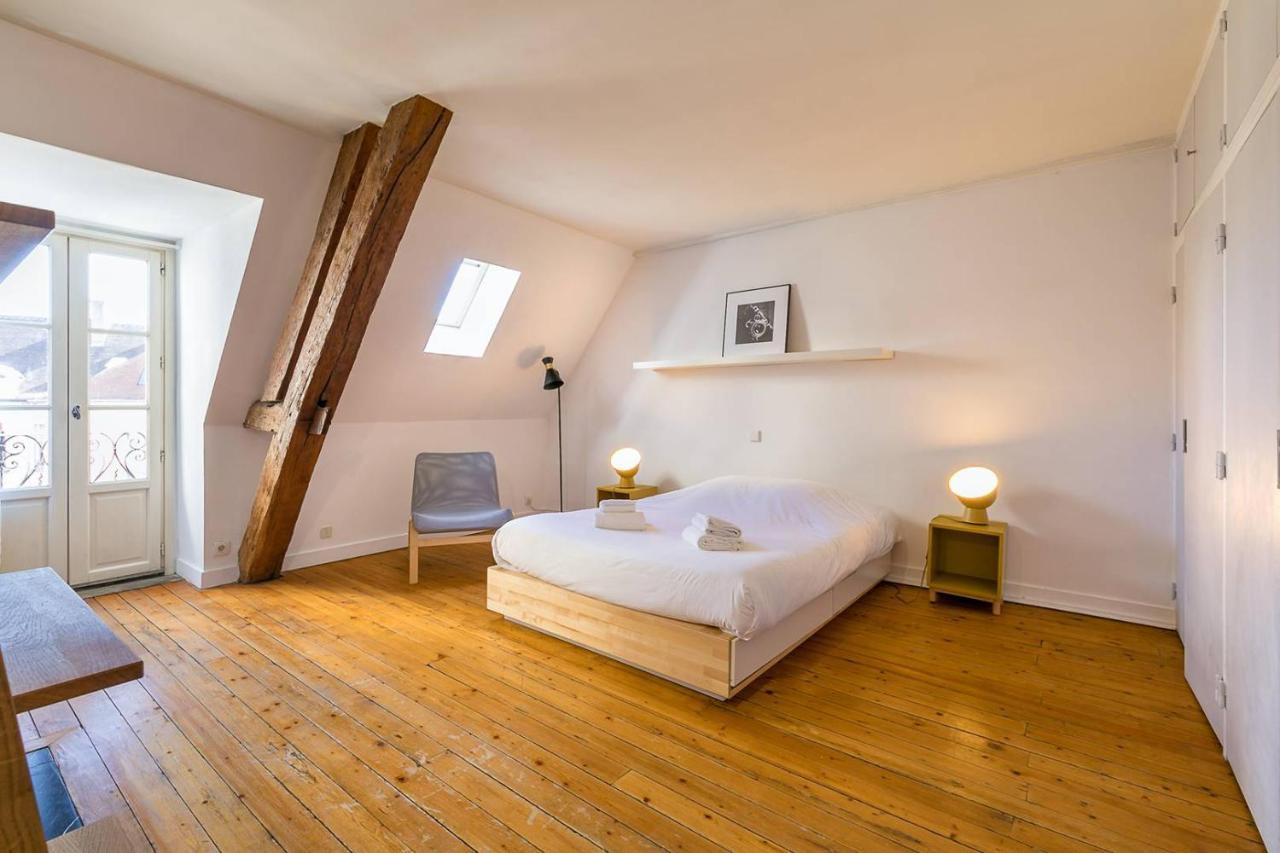 Appartement LA Plume aux pieds du Parvis Saint Jean à Dijon Extérieur photo