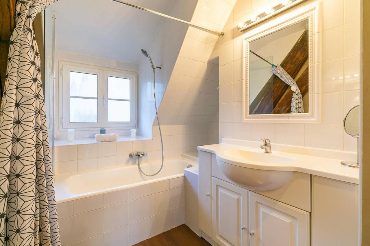 Appartement LA Plume aux pieds du Parvis Saint Jean à Dijon Extérieur photo